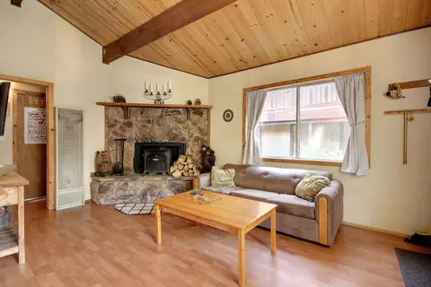 835 Maple Ln, Sugarloaf, CA 92386 photo 8