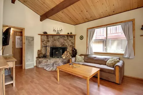 835 Maple Ln, Sugarloaf, CA 92386 photo 5