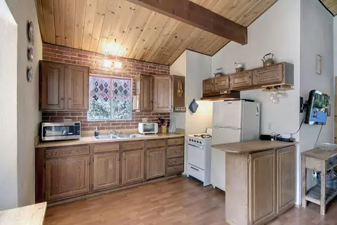 835 Maple Ln, Sugarloaf, CA 92386 photo 10
