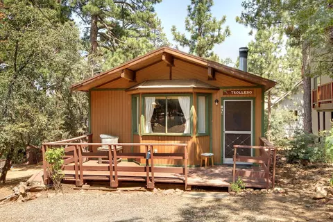 835 Maple Ln, Sugarloaf, CA 92386 photo 3
