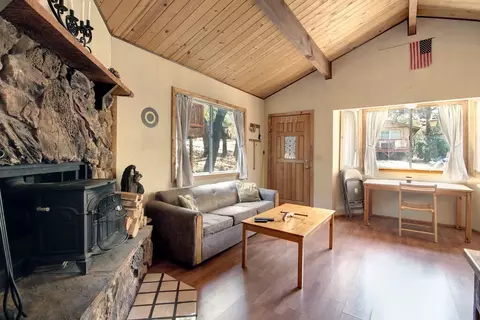 835 Maple Ln, Sugarloaf, CA 92386 photo 7