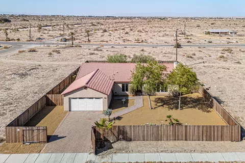 1035 Treasure Dr, Thermal, CA 92274
