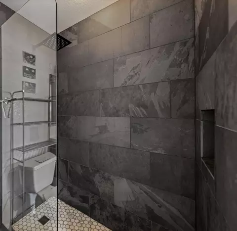Bath - 3434 Inez Ave, Yucca Valley, CA 92284 photo 4 of 4