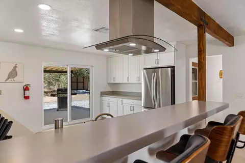 Kitchen - 3434 Inez Ave, Yucca Valley, CA 92284 photo 3 of 4