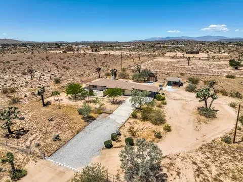 View/Area - 3434 Inez Ave, Yucca Valley, CA 92284 photo 3 of 13
