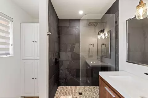 Bath - 3434 Inez Ave, Yucca Valley, CA 92284 photo 2 of 4