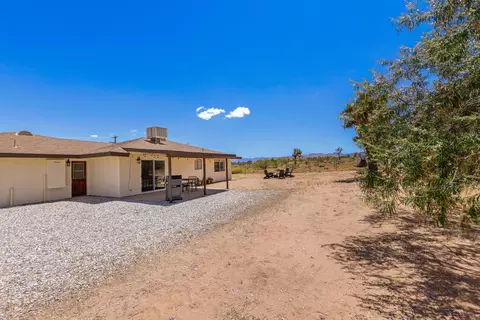 Exterior - 3434 Inez Ave, Yucca Valley, CA 92284 photo 6 of 13