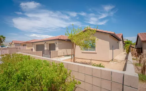 30576 Robert Rd, Thousand Palms, CA 92276 photo 4