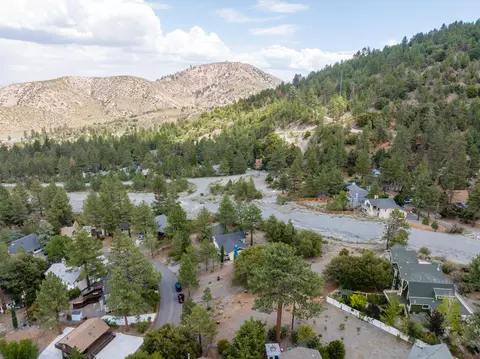 5240 Desert View Dr, Wrightwood, CA 92397 photo 6