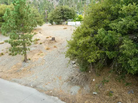 5240 Desert View Dr, Wrightwood, CA 92397 photo 2