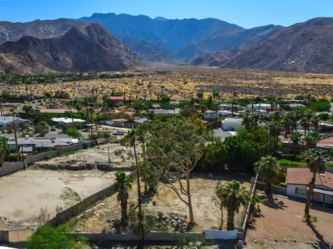 2747 N Junipero Ave, Palm Springs, CA 92262