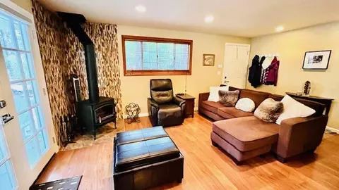 Living - 929 Peter Ave, Big Bear City, CA 92314 photo 2 of 2