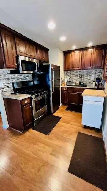 Kitchen - 929 Peter Ave, Big Bear City, CA 92314 photo 2 of 2