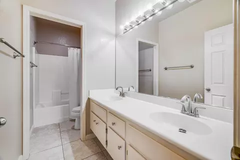 Bath - 80733 Canyon Trl, Indio, CA 92201 photo 2 of 2