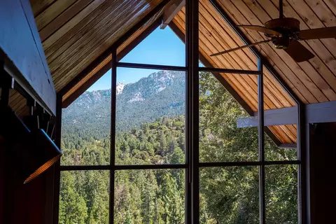 54020 Linger Ln, Idyllwild, CA 92549