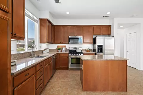 37115 Melbourne St, Indio, CA 92203 photo 15