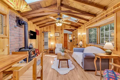 26020 Boulder Dr, Idyllwild, CA 92549