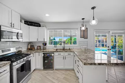 Kitchen - 72541 Shell Dr, Mecca, CA 92254 photo 5 of 7