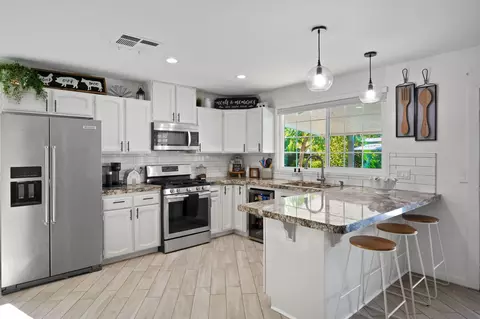 Kitchen - 72541 Shell Dr, Mecca, CA 92254 photo 4 of 7