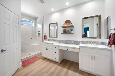 Bath - 80501 Key Largo Dr, Indio, CA 92201 photo 2 of 5