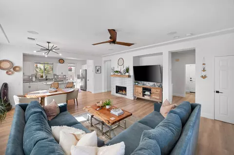 Living - 80501 Key Largo Dr, Indio, CA 92201 photo 2 of 5