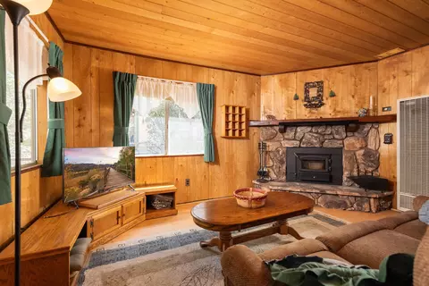 Living - 260 Highland Ln, Sugarloaf, CA 92386 photo 1 of 4