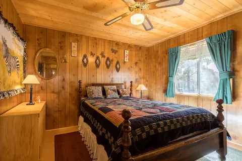 Bedroom - 260 Highland Ln, Sugarloaf, CA 92386 photo 1 of 2