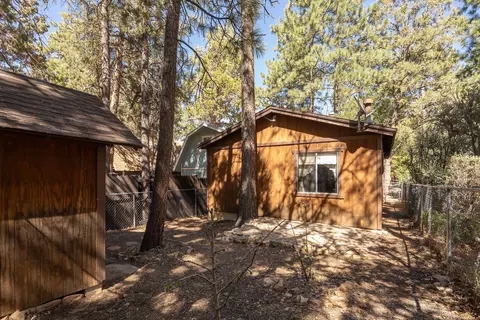 Exterior - 260 Highland Ln, Sugarloaf, CA 92386 photo 6 of 9