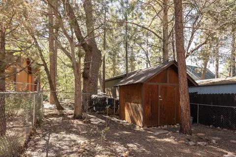Exterior - 260 Highland Ln, Sugarloaf, CA 92386 photo 4 of 9
