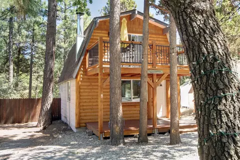 399 Highland Ln, Sugarloaf, CA 92386 photo 2