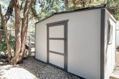 399 Highland Ln, Sugarloaf, CA 92386 photo 35