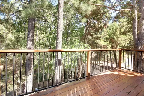 399 Highland Ln, Sugarloaf, CA 92386 photo 33