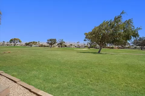 32800 Saint Andrews Dr, Thousand Palms, CA 92276