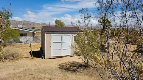 7417 Sunny Vis, Joshua Tree, CA 92252 photo 38
