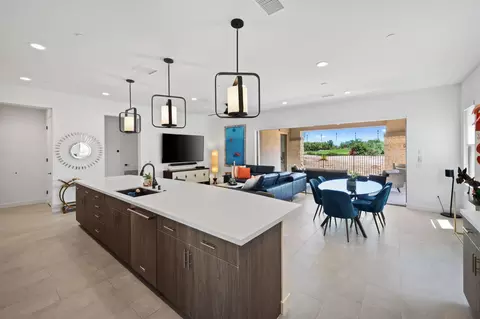 802 Retreat Cir, Palm Desert, CA 92260