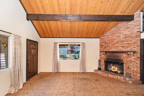 541 Moreno Ln, Sugarloaf, CA 92386 photo 9