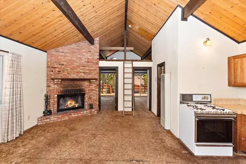 541 Moreno Ln, Sugarloaf, CA 92386 photo 8