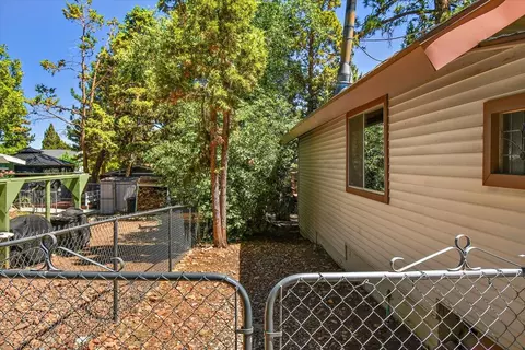 541 Moreno Ln, Sugarloaf, CA 92386 photo 28