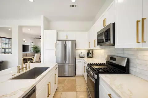 Kitchen - 80850 Foxglove Ln, Indio, CA 92201 photo 5 of 6
