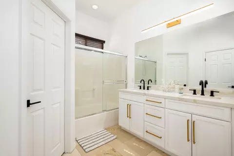 Bath - 80850 Foxglove Ln, Indio, CA 92201 photo 2 of 2