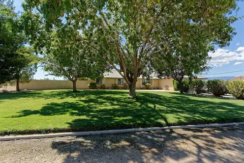 9345 Sequoia Rd, Victorville, CA 92392