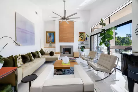 959 Village Sq S, Palm Springs, CA 92262