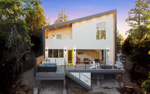 693 Villa Grove Ave, Big Bear City, CA 92314