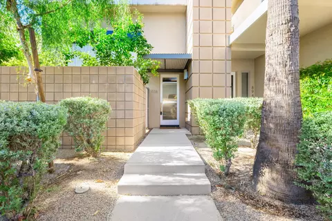 906 Oceo Cir S, Palm Springs, CA 92264
