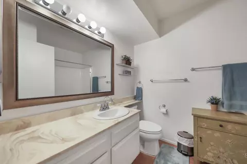 Bath - 49200 Eisenhower Dr, Indio, CA 92201 photo 3 of 3