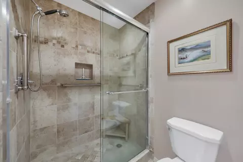 Bath - 49200 Eisenhower Dr, Indio, CA 92201 photo 2 of 3