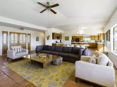 Living - 61979 Campanula St, Joshua Tree, CA 92252 photo 3 of 8