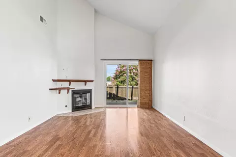 Living - 3043 N Brea Blvd, Fullerton, CA 92835 photo 2 of 4