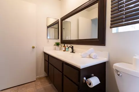 Bath - 82406 Gregory Ct, Indio, CA 92201 photo 6 of 8