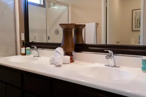 Bath - 82406 Gregory Ct, Indio, CA 92201 photo 1 of 8